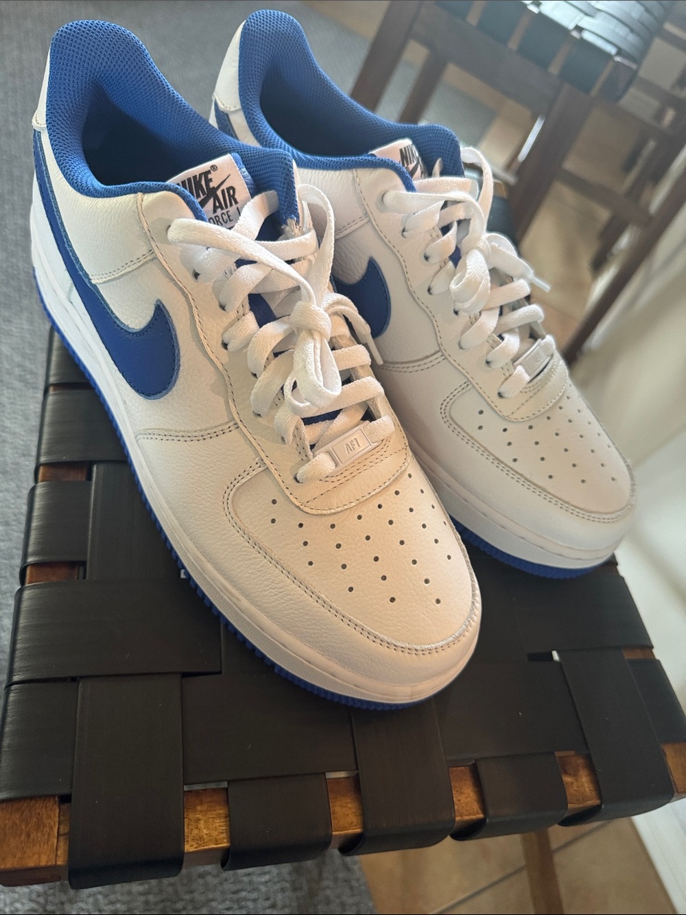 Nike Men’s Low-Top Sneakers in White and Blue